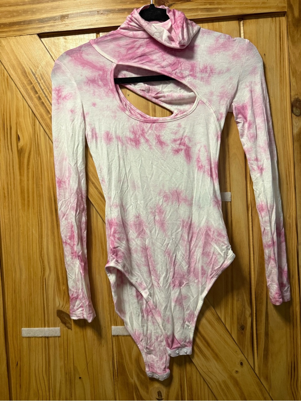 Kendall & Kylie Pink White Tie-Dye Cutout Long-Sleeve Bodysuit